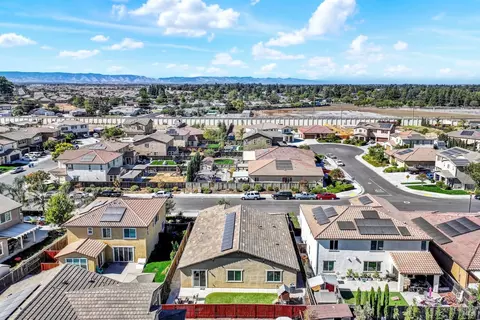 View/Area - 1680 Gold St, Dixon, CA 95620 photo 4 of 7