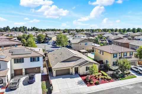 View/Area - 1680 Gold St, Dixon, CA 95620 photo 2 of 7