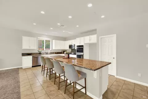 Kitchen - 1680 Gold St, Dixon, CA 95620 photo 7 of 7