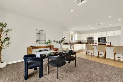 Dining - 1680 Gold St, Dixon, CA 95620 photo 1 of 3