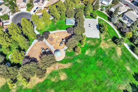 View/Area - 1680 Gold St, Dixon, CA 95620 photo 7 of 7