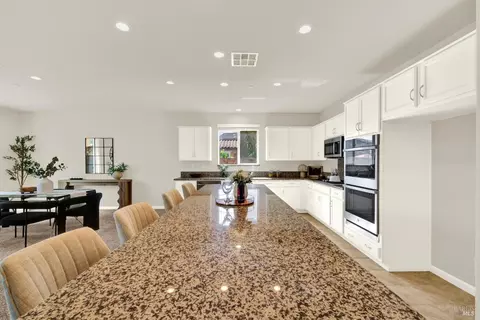 Kitchen - 1680 Gold St, Dixon, CA 95620 photo 4 of 7