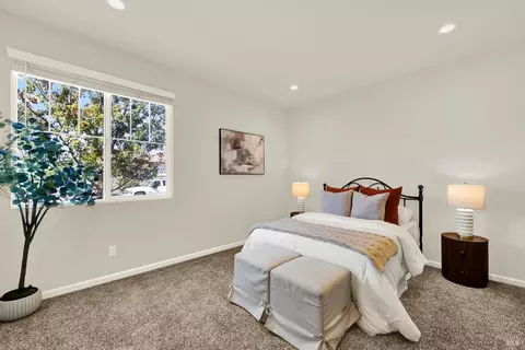 Bedroom - 1680 Gold St, Dixon, CA 95620 photo 8 of 10