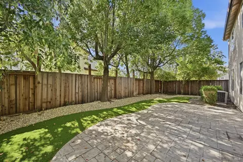 Exterior - 7648 12th Hole Dr, Windsor, CA 95492 photo 3 of 5