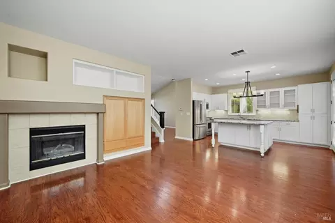 Living - 7648 12th Hole Dr, Windsor, CA 95492 photo 7 of 9