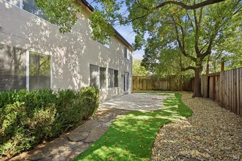 Exterior - 7648 12th Hole Dr, Windsor, CA 95492 photo 4 of 5