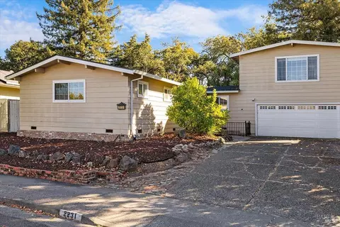 2231 Creekside Rd, Santa Rosa, CA 95405