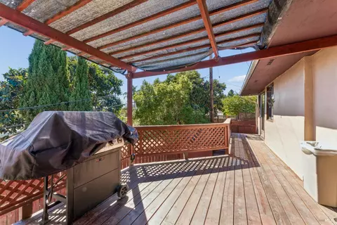 Exterior - 151 Greenfield Ave, Vallejo, CA 94590 photo 6 of 9
