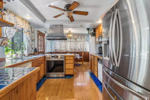Kitchen - 151 Greenfield Ave, Vallejo, CA 94590 photo 3 of 4