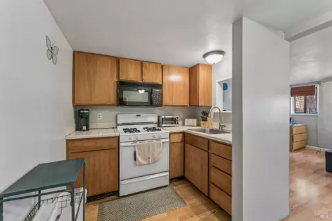 Kitchen - 151 Greenfield Ave, Vallejo, CA 94590 photo 4 of 4