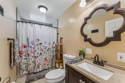 Bath - 151 Greenfield Ave, Vallejo, CA 94590 photo 1 of 4