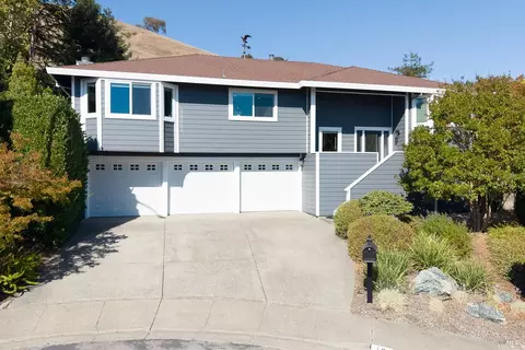 10 Santa Yorma Ct, Novato, CA 94945