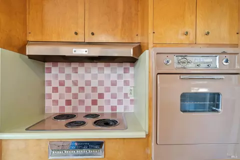 Kitchen - 580 E Thomson Ave, Sonoma, CA 95476 photo 2 of 4