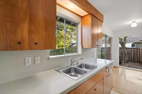 Kitchen - 580 E Thomson Ave, Sonoma, CA 95476 photo 3 of 4