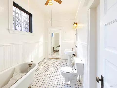 Bath - 302 N Main St, Cloverdale, CA 95425 photo 8 of 8