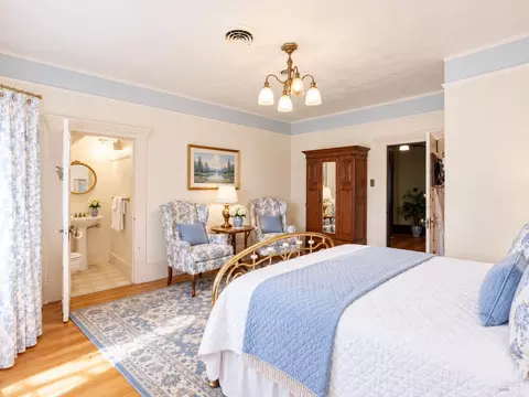 Bedroom - 302 N Main St, Cloverdale, CA 95425 photo 11 of 13