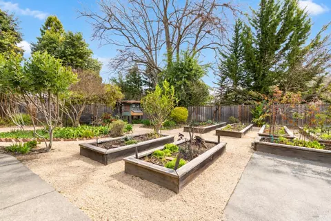 Exterior - 302 N Main St, Cloverdale, CA 95425 photo 11 of 15