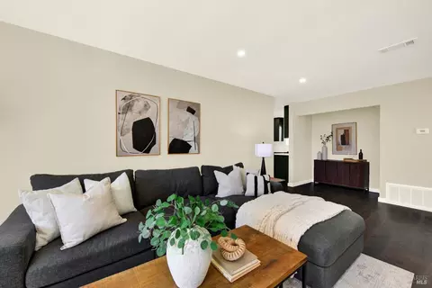 Living - 15 Falcon Dr, Vallejo, CA 94589 photo 3 of 4