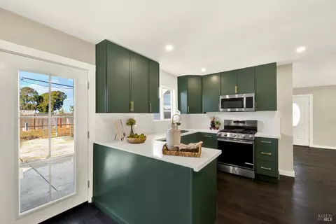 Kitchen - 15 Falcon Dr, Vallejo, CA 94589 photo 2 of 7