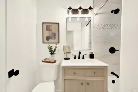 Bath - 15 Falcon Dr, Vallejo, CA 94589 photo 2 of 4