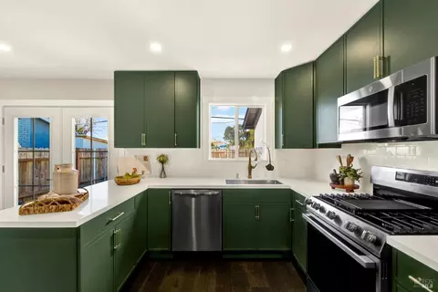 Kitchen - 15 Falcon Dr, Vallejo, CA 94589 photo 4 of 7