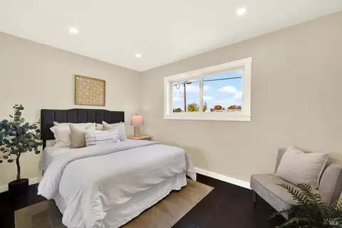 Bedroom - 15 Falcon Dr, Vallejo, CA 94589 photo 3 of 9