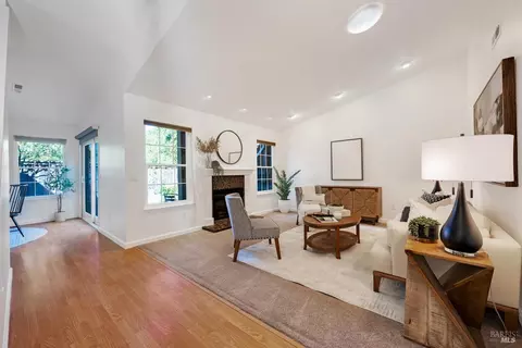 Living - 1609 Monroe Ct, Petaluma, CA 94954 photo 1 of 3