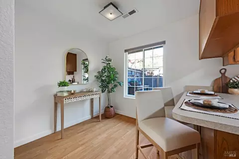 Dining - 1609 Monroe Ct, Petaluma, CA 94954 photo 2 of 2