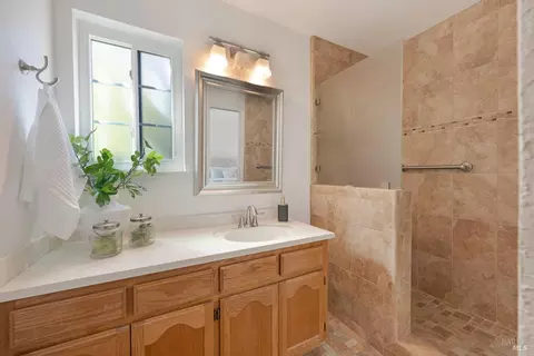 Bath - 1609 Monroe Ct, Petaluma, CA 94954 photo 2 of 3