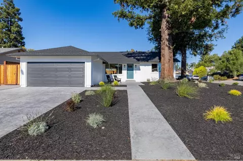 1669 San Marino Dr, Petaluma, CA 94954
