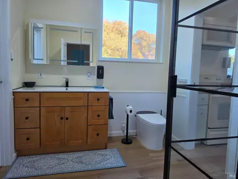 Bath - 10681 Hearst Willits Rd, Willits, CA 95490 photo 1 of 5