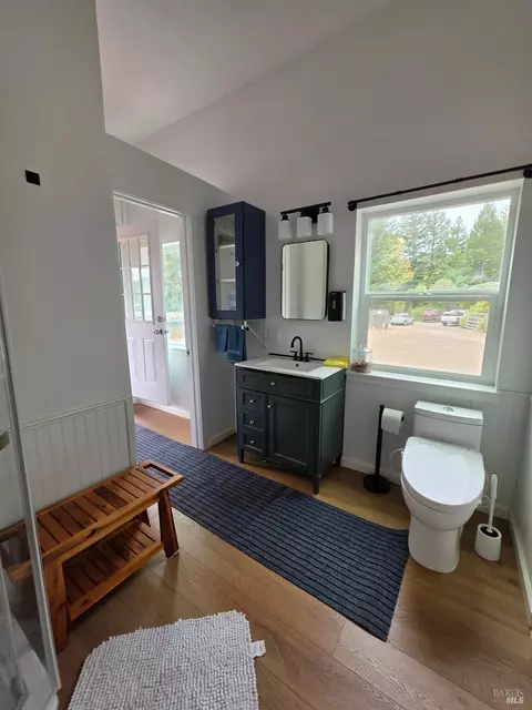 Bath - 10681 Hearst Willits Rd, Willits, CA 95490 photo 5 of 5