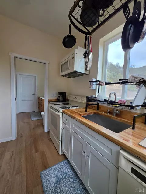 Kitchen - 10681 Hearst Willits Rd, Willits, CA 95490 photo 2 of 4