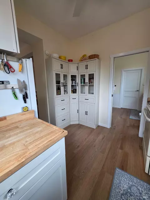Kitchen - 10681 Hearst Willits Rd, Willits, CA 95490 photo 3 of 4