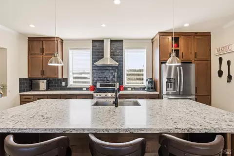 4051 Fisher Lake Dr, Redwood Valley, CA 95470
