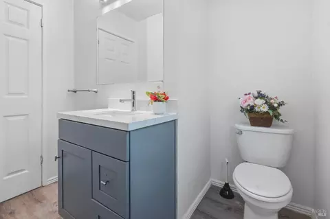 Bath - 427 5th St, Vallejo, CA 94590 photo 2 of 3