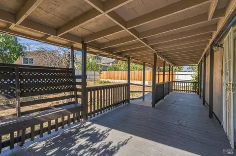 Exterior - 427 5th St, Vallejo, CA 94590 photo 1 of 6