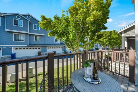 Exterior - 498 E St, Benicia, CA 94510 photo 1 of 4