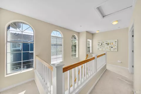Entry Way - 498 E St, Benicia, CA 94510 photo 1 of 2