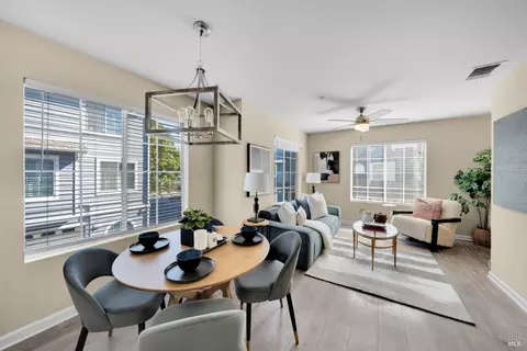 Dining - 498 E St, Benicia, CA 94510 photo 4 of 4