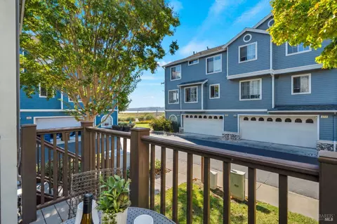 Exterior - 498 E St, Benicia, CA 94510 photo 2 of 4