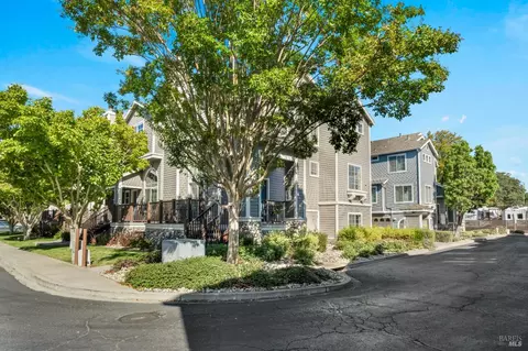 Exterior - 498 E St, Benicia, CA 94510 photo 3 of 4