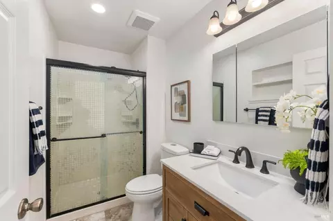 Bath - 249 Jasmine St, Fairfield, CA 94533 photo 3 of 4