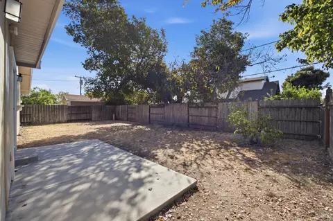 Exterior - 249 Jasmine St, Fairfield, CA 94533 photo 4 of 5