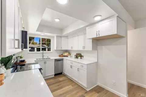 Kitchen - 249 Jasmine St, Fairfield, CA 94533 photo 2 of 3