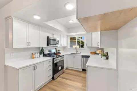 Kitchen - 249 Jasmine St, Fairfield, CA 94533 photo 1 of 3