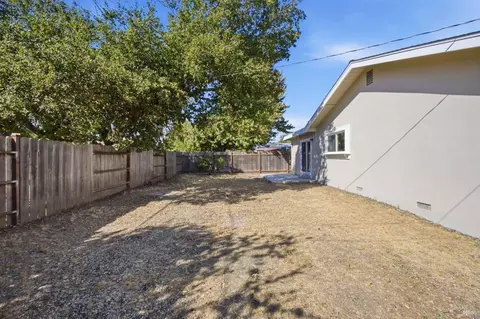 Exterior - 249 Jasmine St, Fairfield, CA 94533 photo 5 of 5
