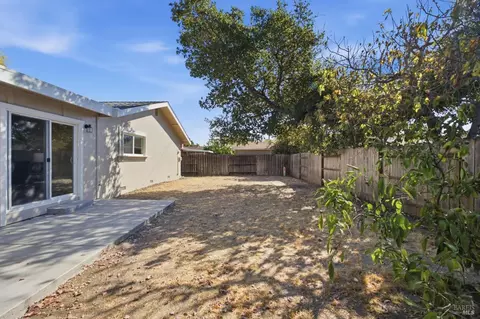 Exterior - 249 Jasmine St, Fairfield, CA 94533 photo 3 of 5