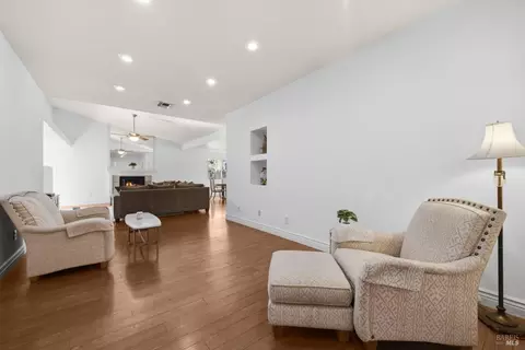 Living - 416 Limerick Way, Vacaville, CA 95688 photo 4 of 4