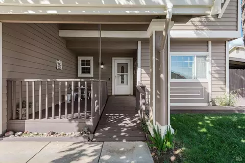Exterior - 416 Limerick Way, Vacaville, CA 95688 photo 5 of 11